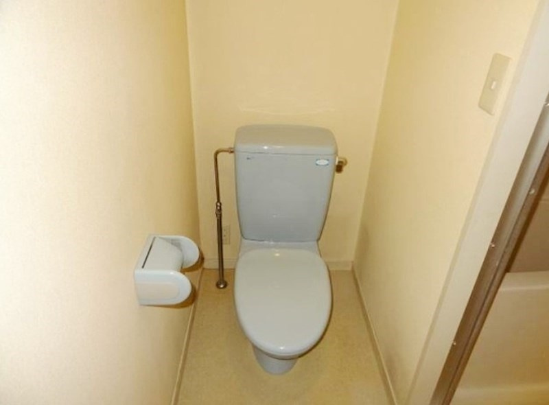 杉並区井草３丁目の賃貸マンションのトイレ