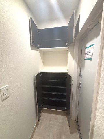 メゾンプリマベーラの内装|玄関収納も充実