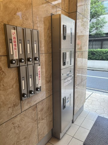 メゾンプリマベーラのその他共用部分|宅配ボックス完備！