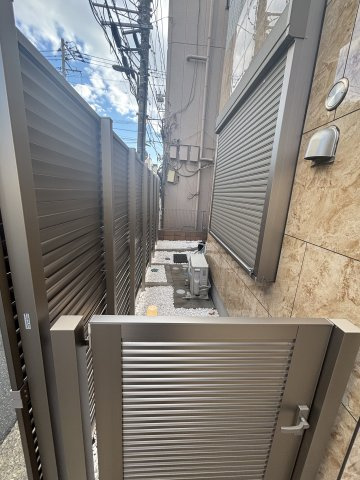 メゾンプリマベーラの庭|外からの目隠しフェンス