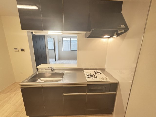 メゾンプリマベーラのキッチン|カウンターキッチンで快適にお料理できます。2口コンロとグリル付