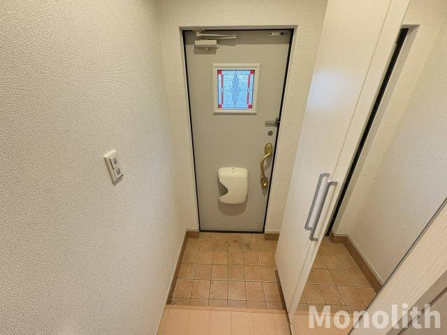 ヴィラサローネの玄関