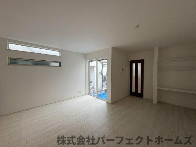 北中振1丁目戸建の居間・リビング|使いやすいリビングです