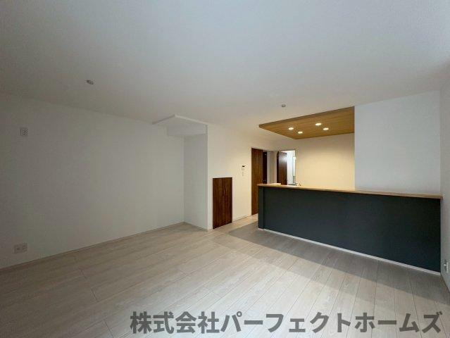 北中振1丁目戸建の居間・リビング|こちらの居間で趣味の時間をお楽しみください