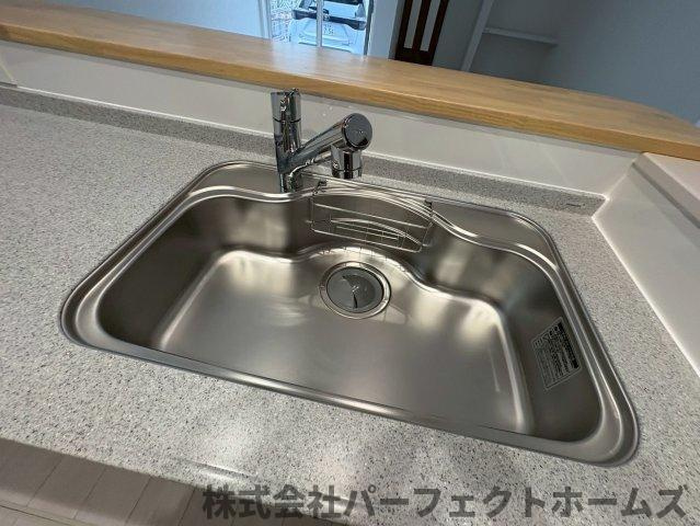北中振1丁目戸建のキッチン|コンパクトなキッチンで掃除もラクラク