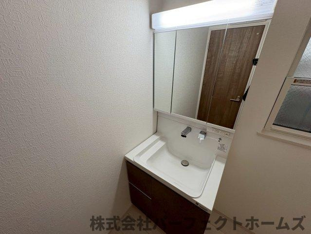 北中振1丁目戸建の独立洗面台|独立洗面台で身支度をすべて済ませてしまいましょう