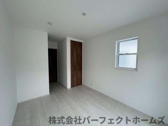 北中振1丁目戸建の洋室|明るい洋室です