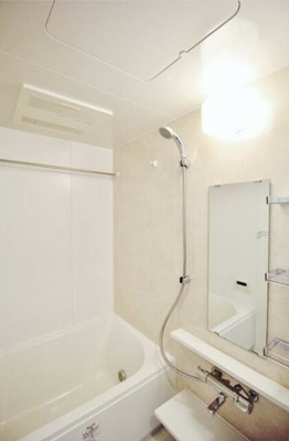 【浴室】 | フルール・ラ・メール | 追い焚き機能、浴室乾燥機付きバス。