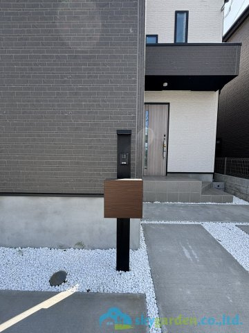 伊勢原市下糟屋2期　新築戸建　全5棟2号棟の玄関