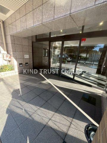 リーガル北梅田のエントランス|清潔なエントランスです