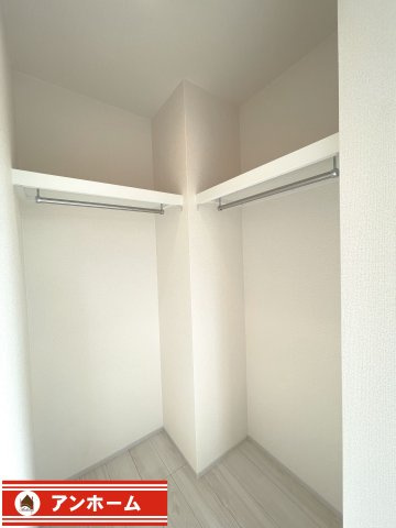 大和高田市西坊城2号棟の収納|専用の収納スペースです