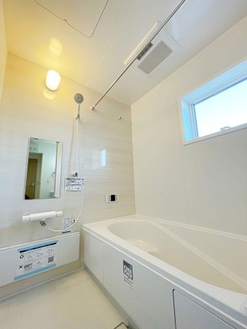 新築戸建・新築建売　いわき市勿来町関田西２丁目１期　勿来二小・勿来二中の浴室|浴室乾燥機付きで雨の日や花粉の時期でも室内干しができるので安心です！