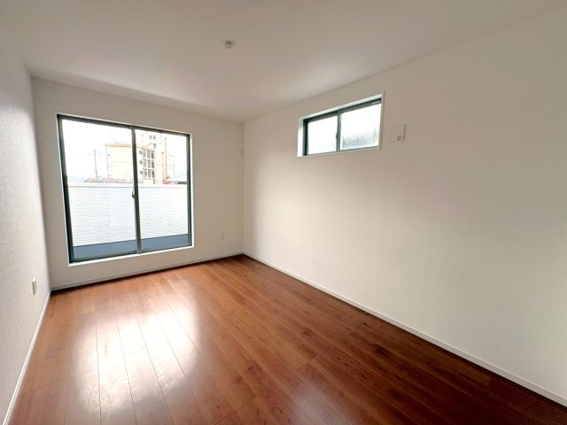 リビング２１帖４ＬＤＫ◆地下鉄線＆京阪線「御陵」駅徒歩２分◆駐車３台可能◆山科区御陵原西町２期の洋室|洋室