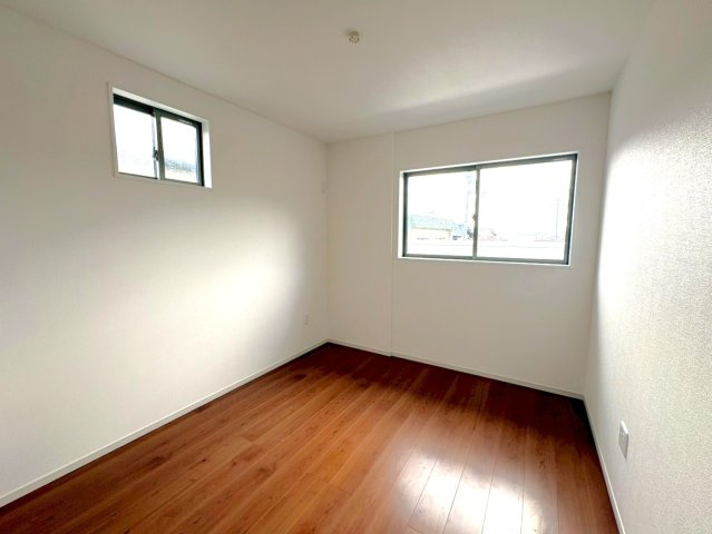 リビング２１帖４ＬＤＫ◆地下鉄線＆京阪線「御陵」駅徒歩２分◆駐車３台可能◆山科区御陵原西町２期の洋室|洋室