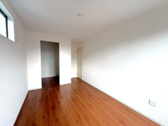 リビング２１帖４ＬＤＫ◆地下鉄線＆京阪線「御陵」駅徒歩２分◆駐車３台可能◆山科区御陵原西町２期の洋室|洋室