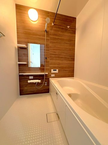 リビング２１帖４ＬＤＫ◆地下鉄線＆京阪線「御陵」駅徒歩２分◆駐車３台可能◆山科区御陵原西町２期の浴室|浴室
