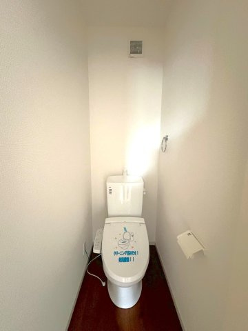 リビング２１帖４ＬＤＫ◆地下鉄線＆京阪線「御陵」駅徒歩２分◆駐車３台可能◆山科区御陵原西町２期のトイレ|１階トイレ