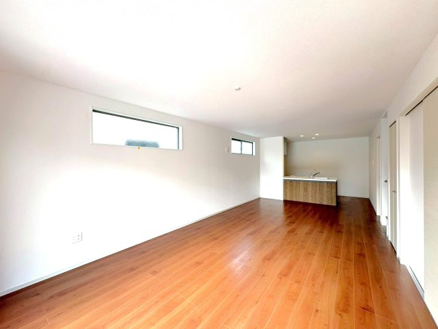 リビング２１帖４ＬＤＫ◆地下鉄線＆京阪線「御陵」駅徒歩２分◆駐車３台可能◆山科区御陵原西町２期の居間・リビング|リビング