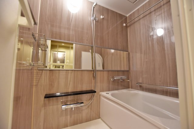 日商岩井グリーンサイドマンションの浴室|一日の疲れを癒してくれるバスルーム。寛ぎのバスタイムはここから始まります。