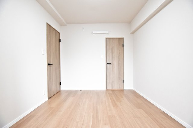 日商岩井グリーンサイドマンションの洋室|こちらのお部屋にはウォークインクロゼット有り。