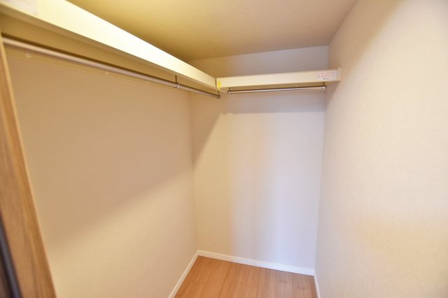 日商岩井グリーンサイドマンションの収納|家族みんなが利用できるうれしいファミリークローゼット。
売主コメント