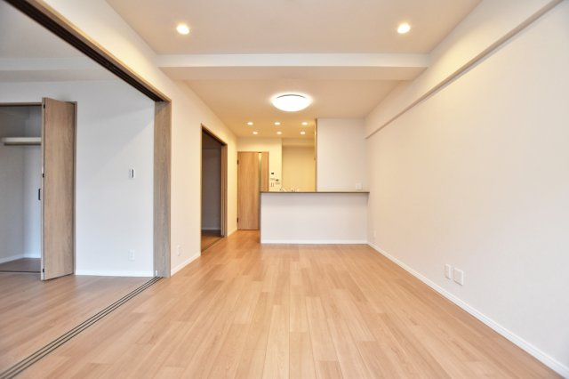 日商岩井グリーンサイドマンションの居間・リビング|家具の配置がしやすい形状のリビングは実生活がイメージしやすいのが◎