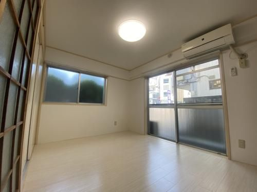 ケンジントンコートの居間・リビング