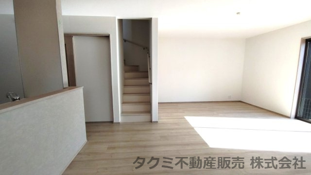 神戸市垂水区南多聞台　新築戸建て　B棟の居間・リビング