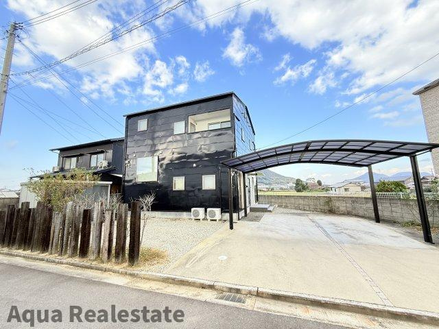 飯山町川原　デザイナーズ住宅の前面道路含む現地写真|前面道路含む現地写真です