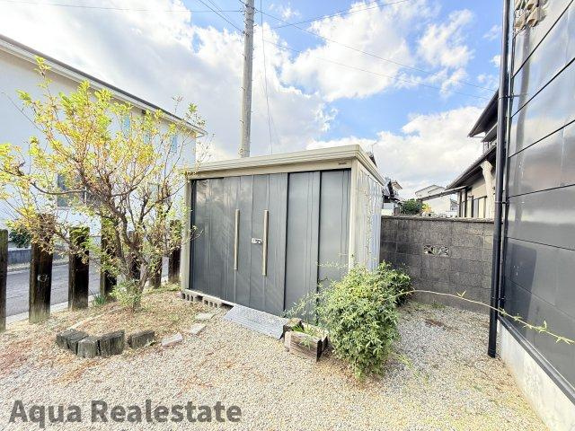 飯山町川原　デザイナーズ住宅の庭|お庭でゆったりと過ごせます