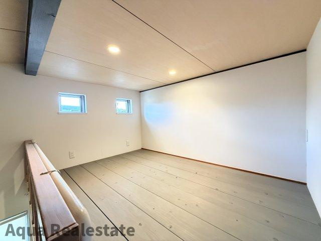 飯山町川原　デザイナーズ住宅の内装|ロフトスペース