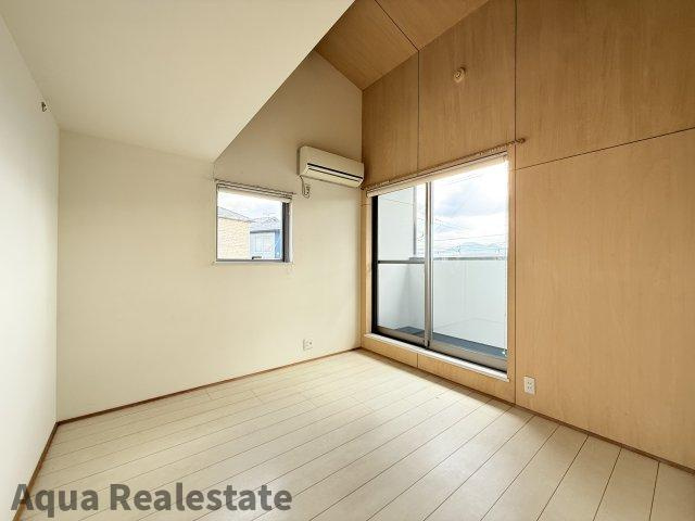 飯山町川原　デザイナーズ住宅の洋室|きれいな洋室です