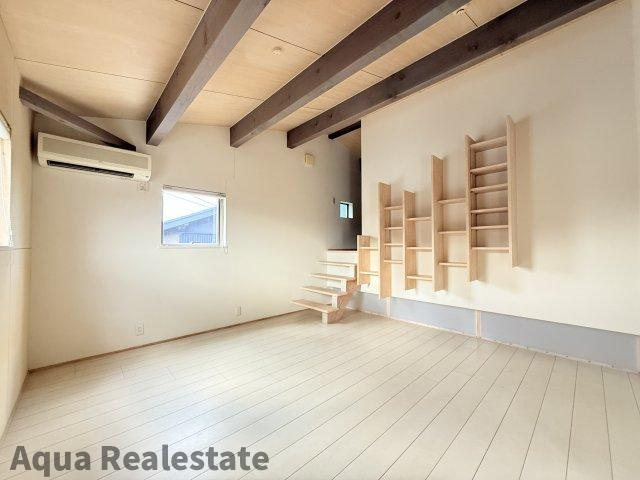 飯山町川原　デザイナーズ住宅の内装|内装は落ち着いています