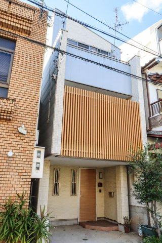 【外観】 | 東住吉区鷹合３丁目　戸建 | 採光良好な東向きおうち♪