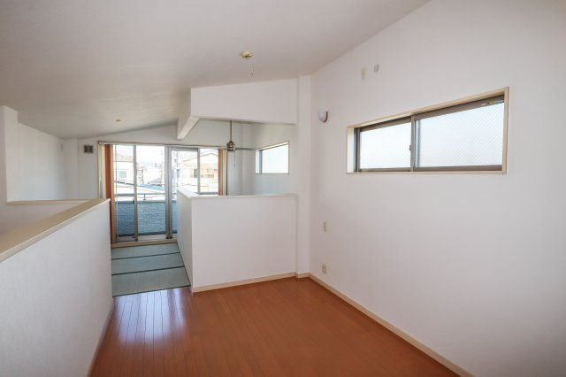 【洋室】 | 東住吉区鷹合３丁目　戸建 | 洋室　約7．5帖　(3階部分)