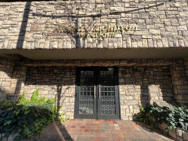 武蔵野市吉祥寺南町４丁目の賃貸マンションのエントランス