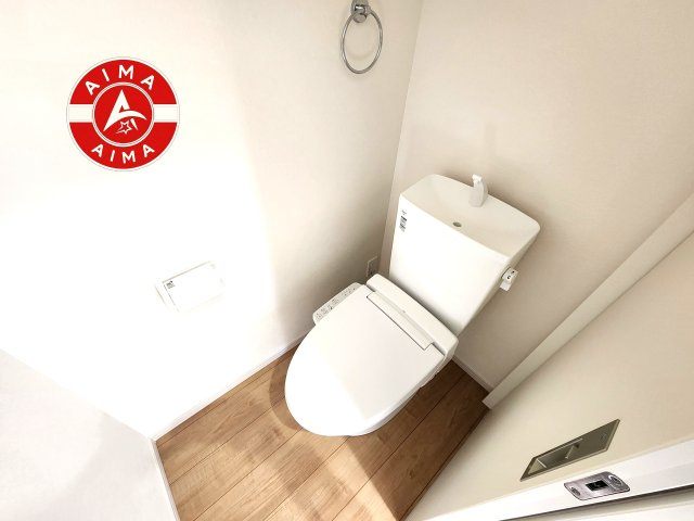 福岡市南区警弥郷2丁目第3-2棟（2号棟）　のトイレ|温水洗浄便座を完備しております。2ヶ所にトイレがあるのは朝の慌ただしい時間も安心です。