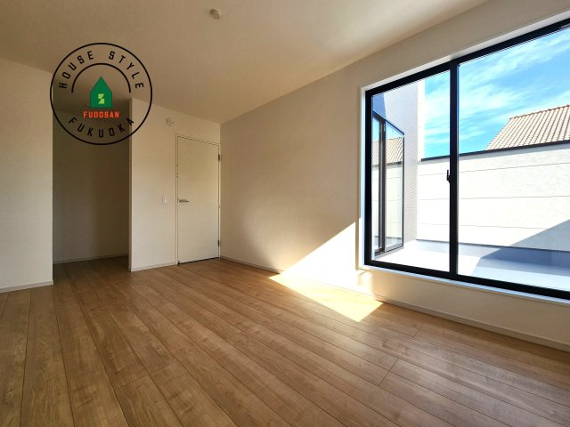 福岡市南区警弥郷2丁目第3-2棟（2号棟）　の寝室|主寝室には収納力に優れたクローゼットがありますので、お部屋もすっきり片付きます。