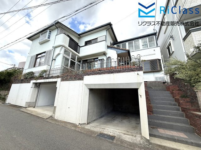 中古戸建　神戸市中央区中島通2丁目3の外観|車庫２台分あります