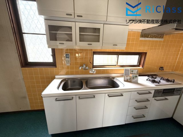 中古戸建　神戸市中央区中島通2丁目3のキッチン|お料理しやすいキッチンです