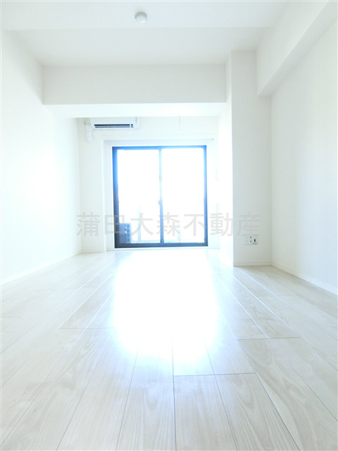 XEBEC池上Ⅲの居間・リビング|東向きの洋室8.8帖