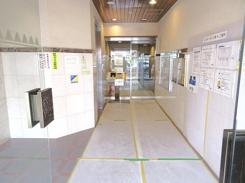 台東区根岸１丁目の賃貸マンションのエントランス|エントランスホール