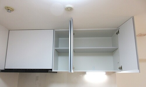 台東区根岸１丁目の賃貸マンションの収納|キッチン　上部収納