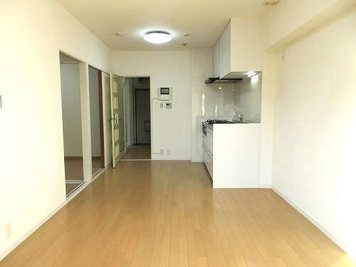 台東区根岸１丁目の賃貸マンションの居間・リビング|リビングダイニング