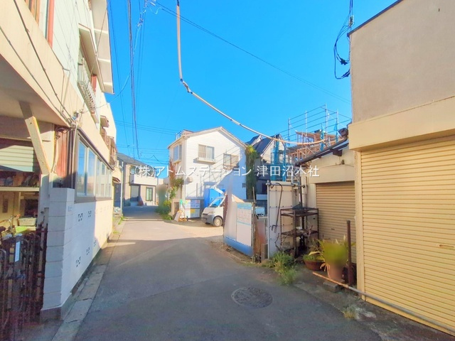 【前面道路含む現地写真】 | アトムセレクト三山９丁目　1号棟