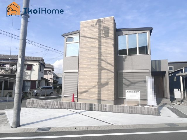 加古郡稲美町国北2丁目　新築戸建の外観|【ホームページに現地動画掲載中】●年中無休：当日予約可●太陽光搭載！ペニンシュラキッチン！Ｐ3台！