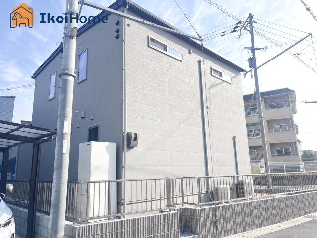 加古郡稲美町国北2丁目　新築戸建の駐車場|【ホームページに現地動画掲載中】●年中無休：当日予約可●お車は計3台駐車可能！自転車・バイク等も！