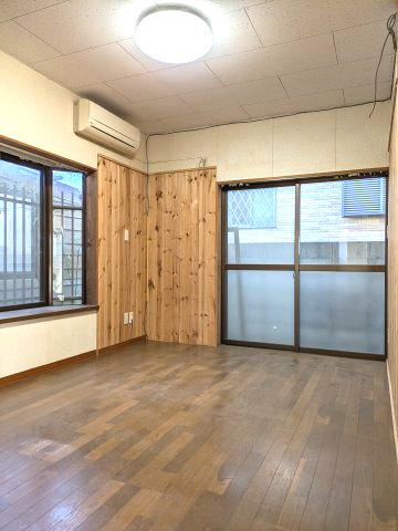 山武市松ケ谷ロ　平屋中古戸建の洋室|敷地約99坪平成9年8月築リビング約19.3帖 駐車3台可 海岸まで車約4分 バーベキューが可能です