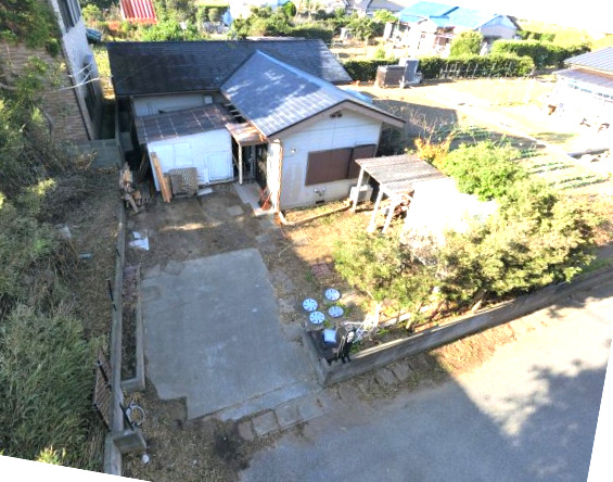 山武市松ケ谷ロ　平屋中古戸建の庭|敷地約99坪平成9年8月築リビング約19.3帖 駐車3台可 海岸まで車約4分 バーベキューが可能です