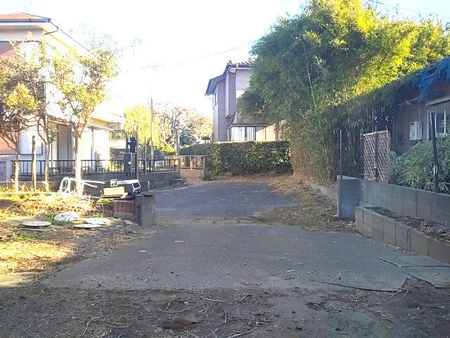 山武市松ケ谷ロ　平屋中古戸建の庭|敷地約99坪平成9年8月築リビング約19.3帖 駐車3台可 海岸まで車約4分 バーベキューが可能です